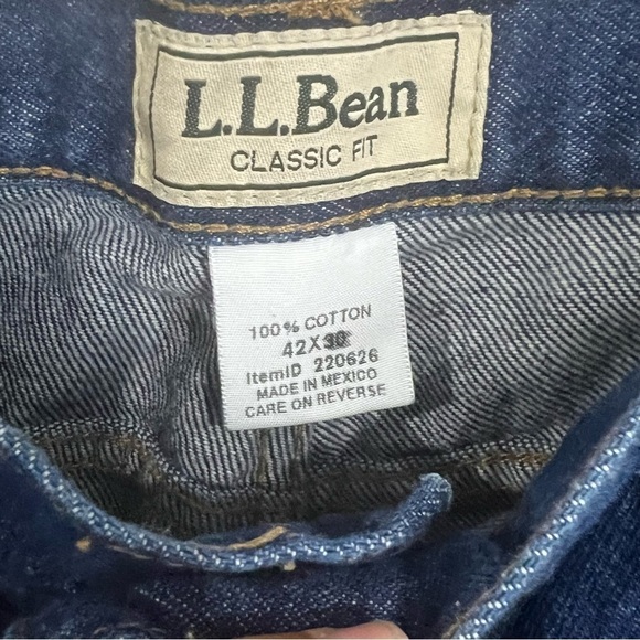 LL Bean mens classic fit jeans 42x30 - Picture 2 of 8